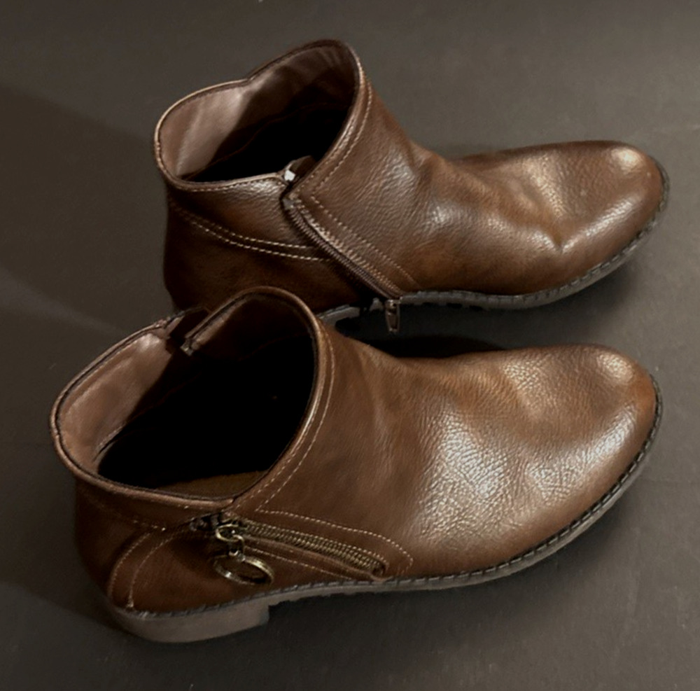 White Mountain Women’s Zippered Ankle Boots Brown Faux Leather Size 71/2 M